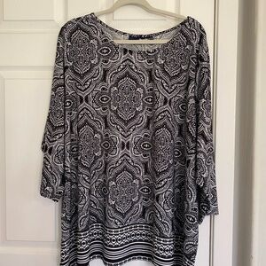 Black and White Patterned Women's Top